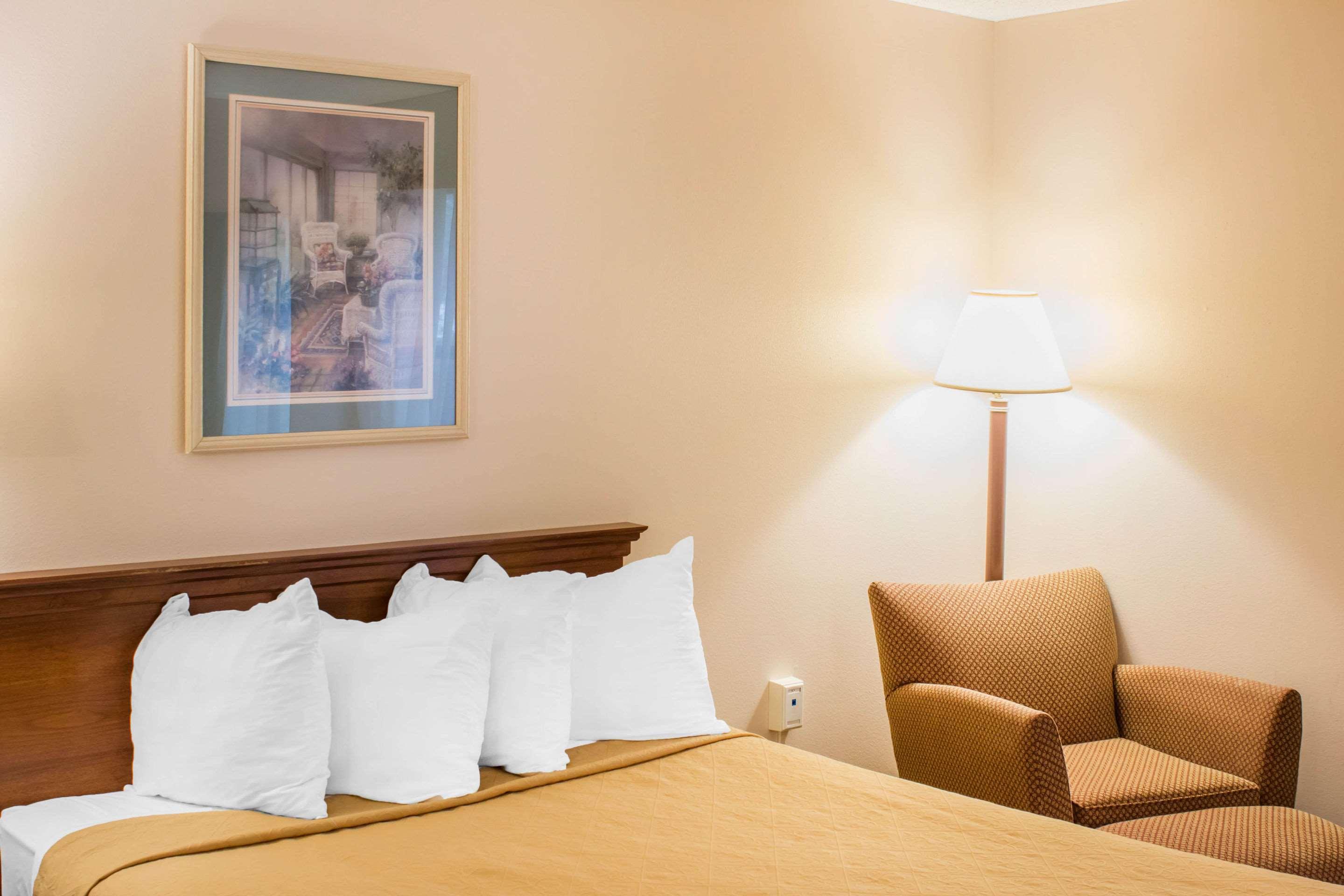 Econo Lodge Raleigh Luaran gambar