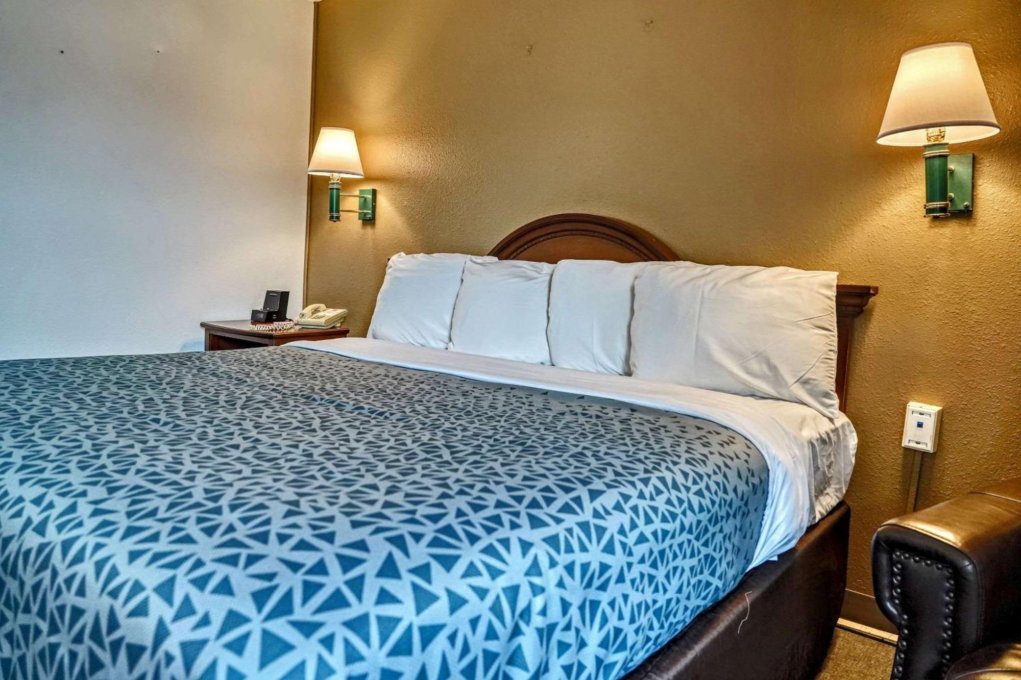 Econo Lodge Raleigh Luaran gambar